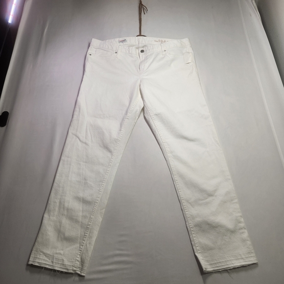 Gap 1969 Denim - ⭐️NWT White GAP Straight Leg Jeans | Classic Fit Size 33